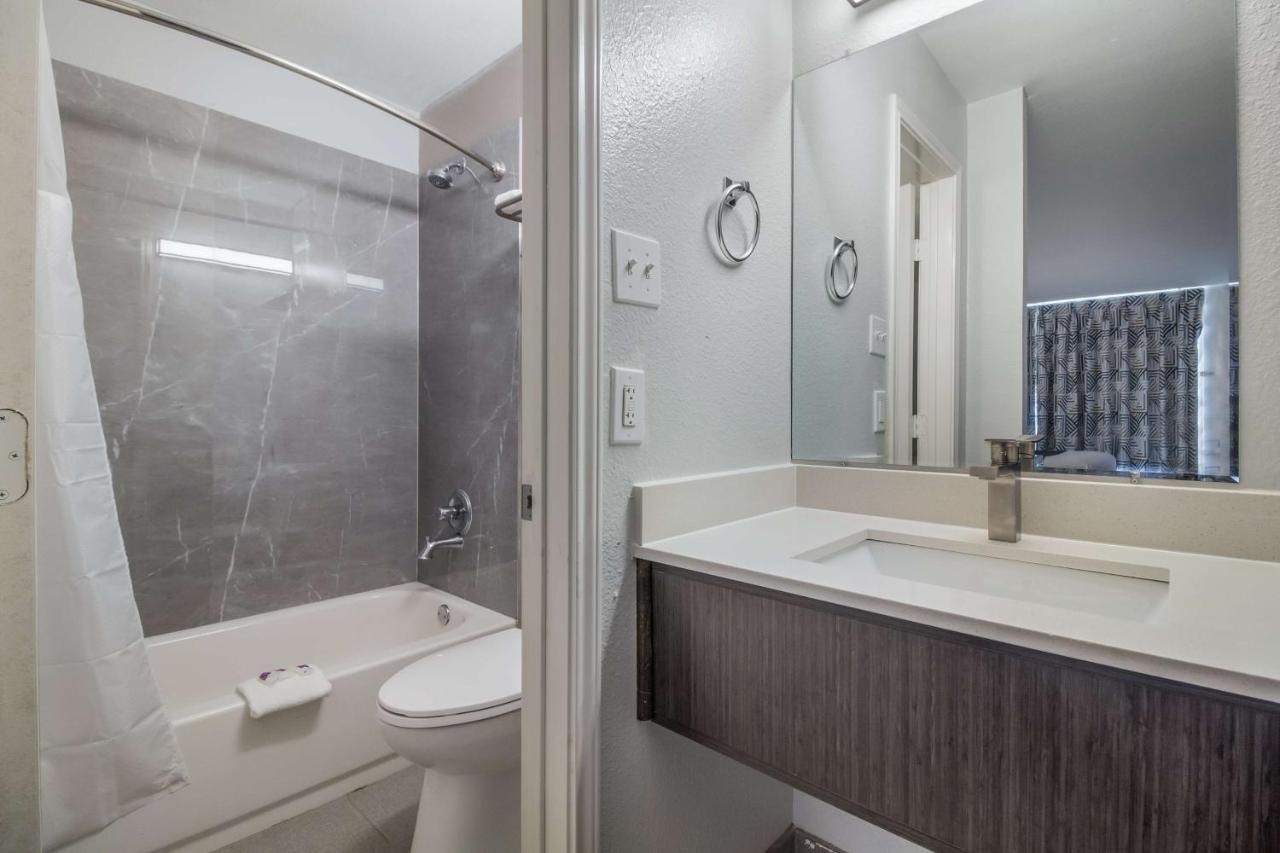 Motel 6 Groves, Tx エクステリア 写真